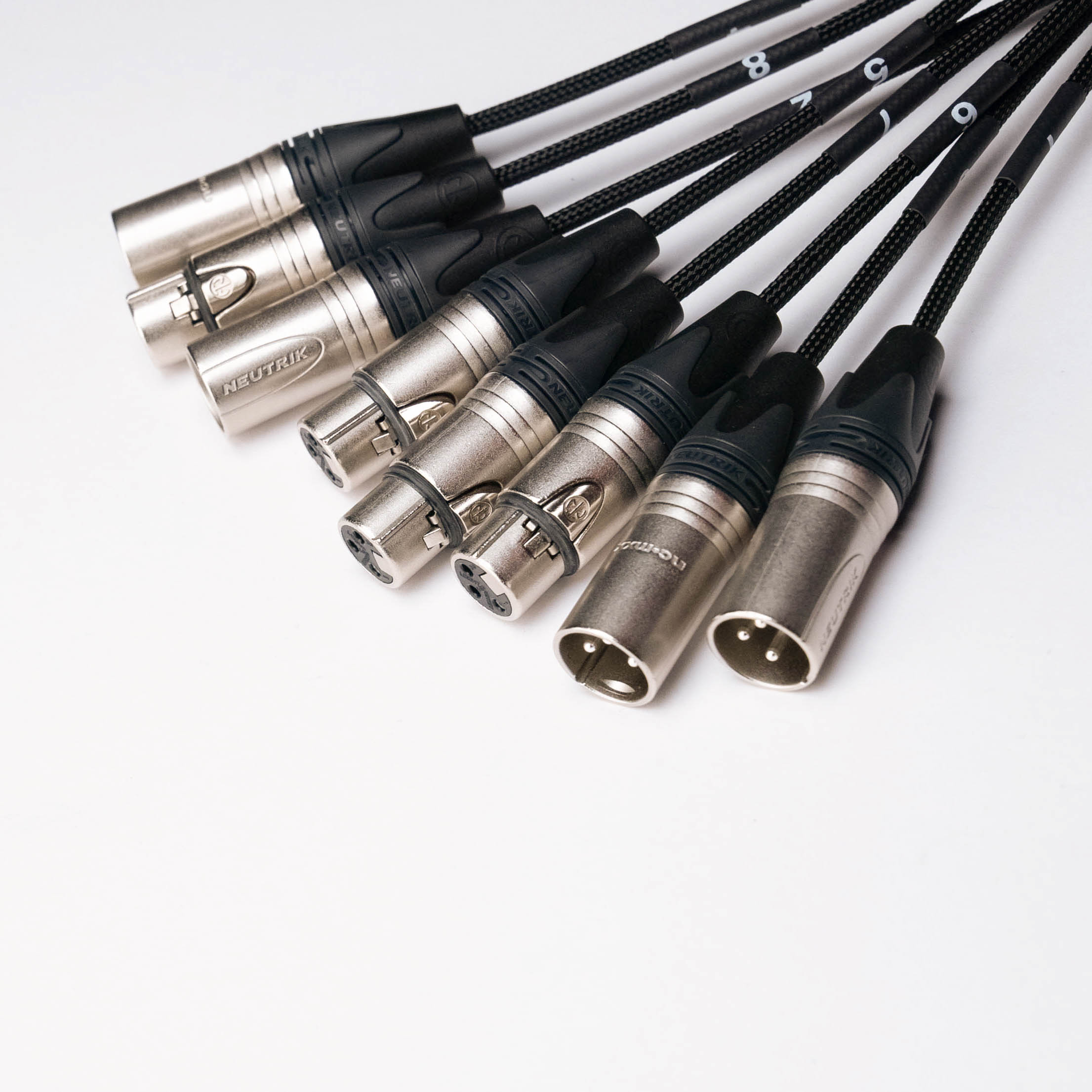J8CHE3M-4XM4XFb